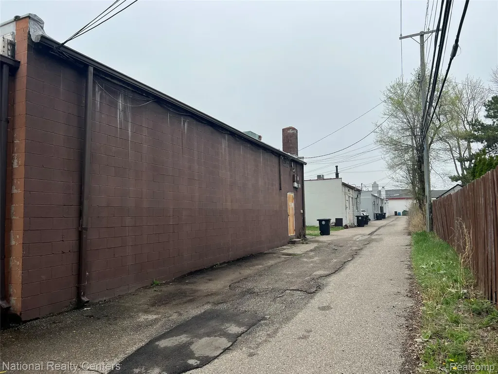 15210 Middlebelt Road Livonia City MI 48154