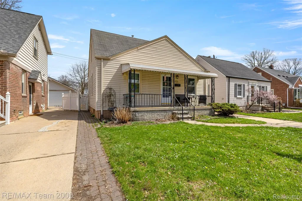 3337 Edgewood Street Dearborn City MI 48124