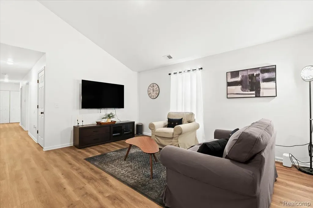 545 Calgary Street Auburn Hills City MI 48326