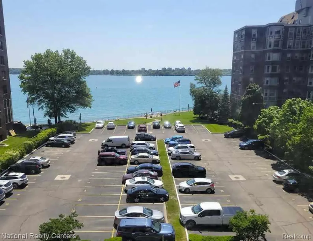 8120 E Jefferson Ave E Jefferson Avenue Detroit City MI 48214