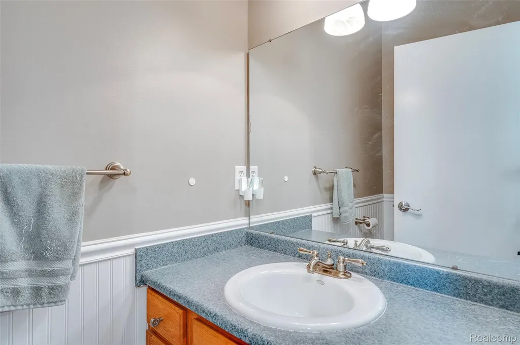 461 Alexander Drive Commerce Charter Township MI 48390