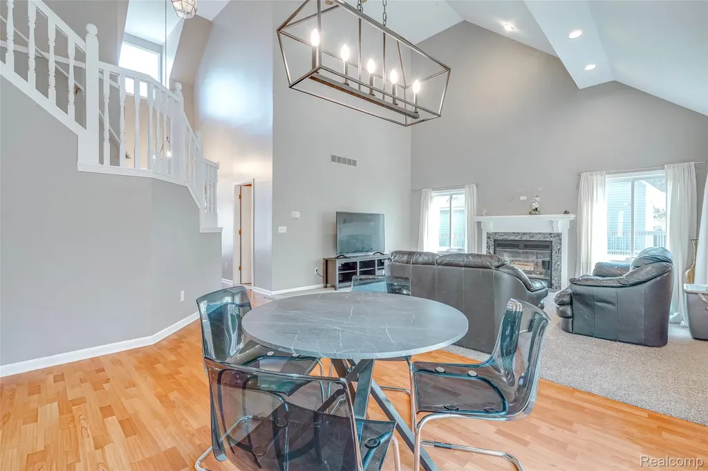 461 Alexander Drive Commerce Charter Township MI 48390