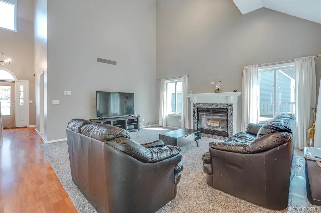 461 Alexander Drive Commerce Charter Township MI 48390