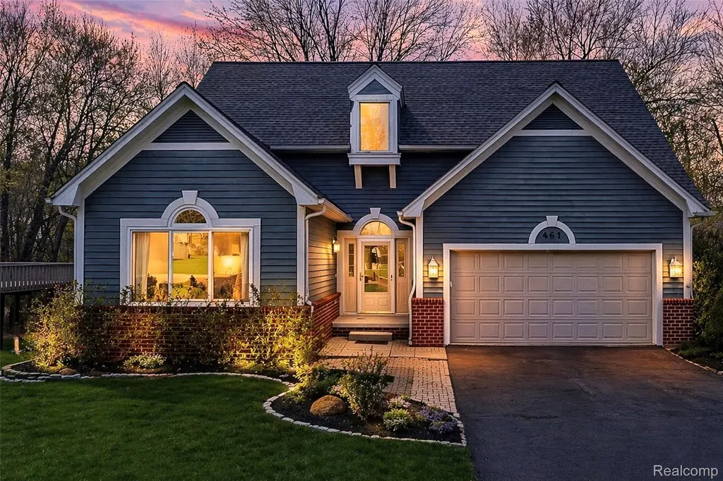 461 Alexander Drive Commerce Charter Township MI 48390