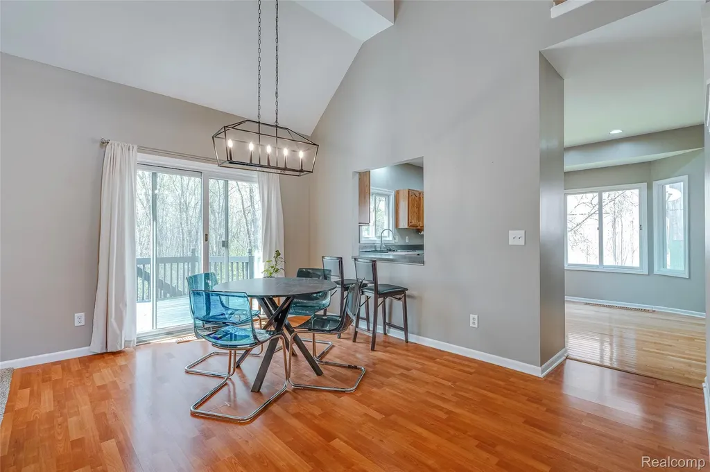 461 Alexander Drive Commerce Charter Township MI 48390