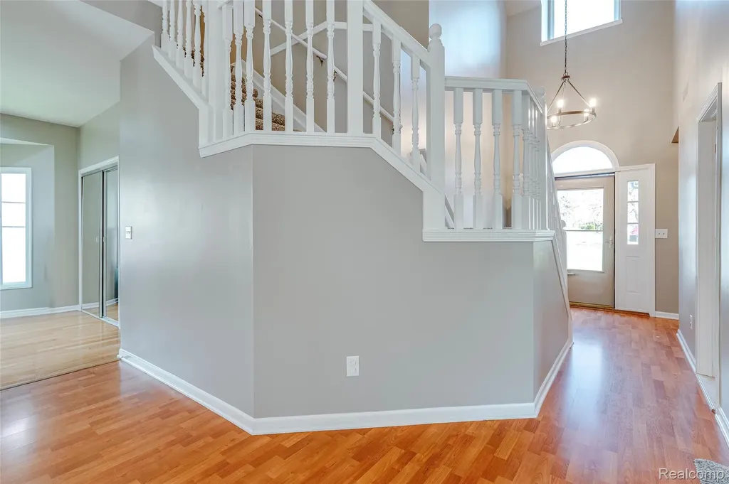 461 Alexander Drive Commerce Charter Township MI 48390