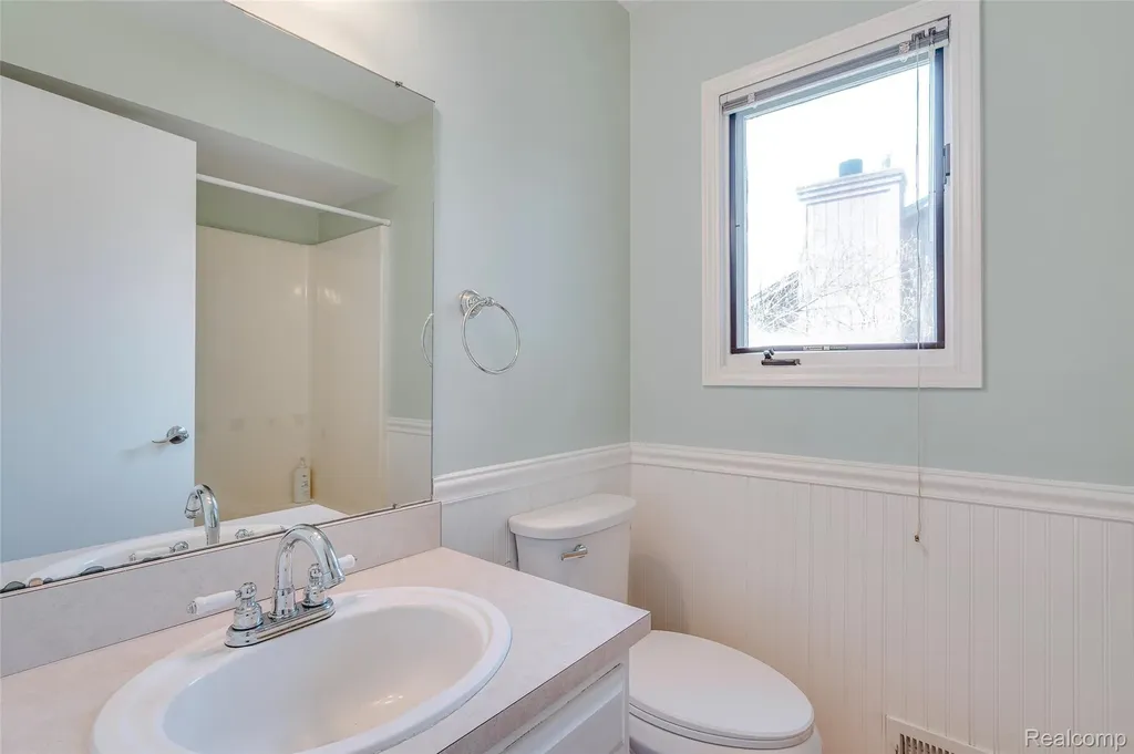 461 Alexander Drive Commerce Charter Township MI 48390