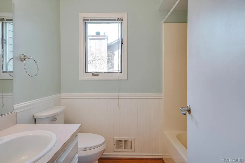 461 Alexander Drive Commerce Charter Township MI 48390