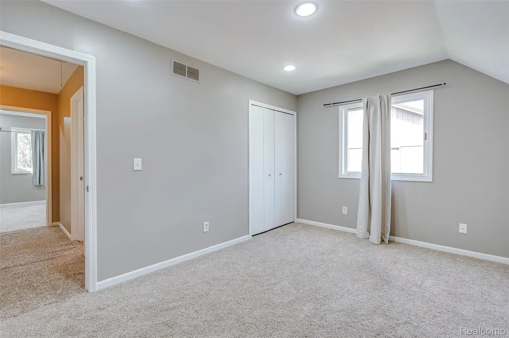 461 Alexander Drive Commerce Charter Township MI 48390