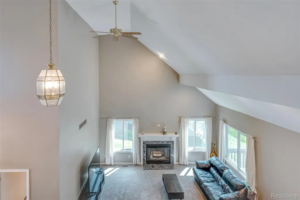 461 Alexander Drive Commerce Charter Township MI 48390