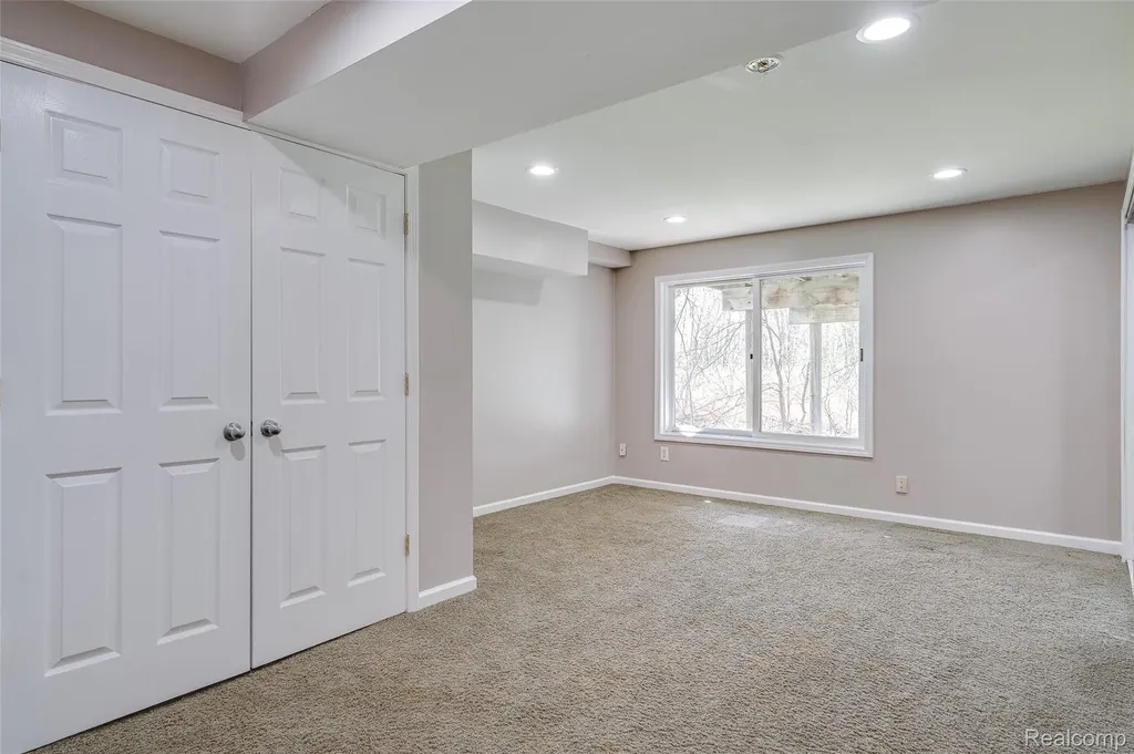 461 Alexander Drive Commerce Charter Township MI 48390