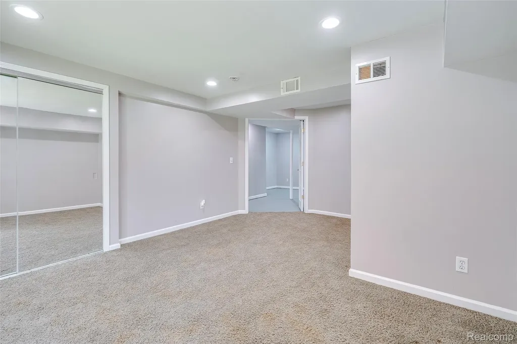 461 Alexander Drive Commerce Charter Township MI 48390