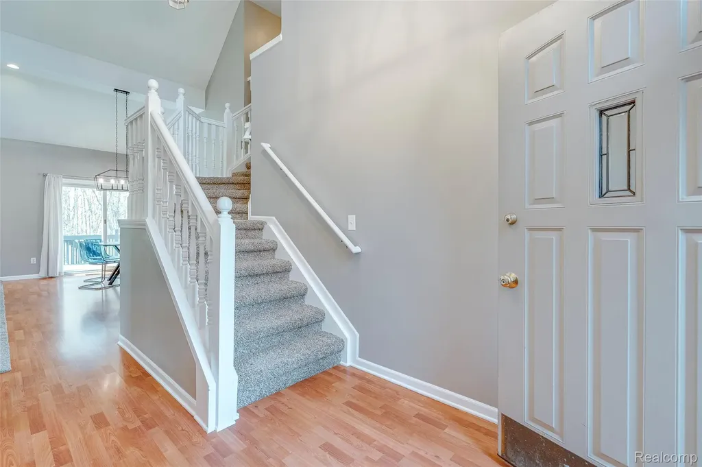 461 Alexander Drive Commerce Charter Township MI 48390