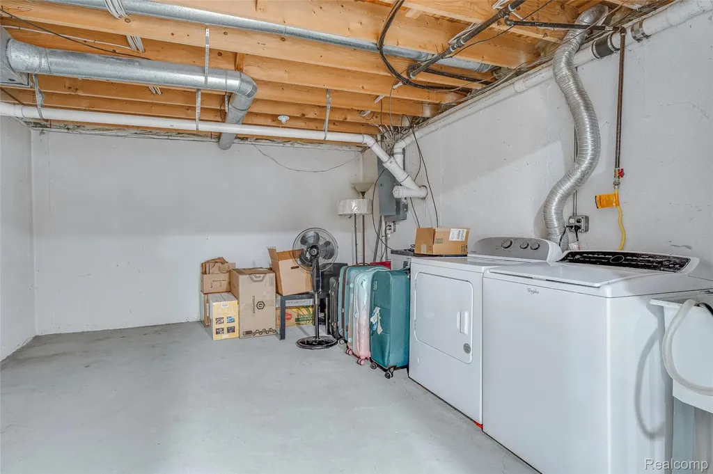 461 Alexander Drive Commerce Charter Township MI 48390