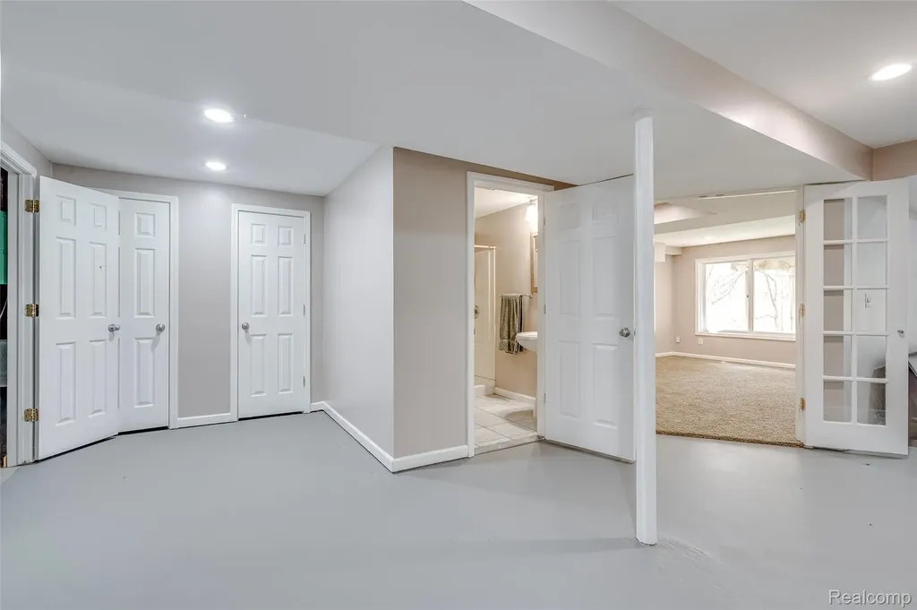461 Alexander Drive Commerce Charter Township MI 48390
