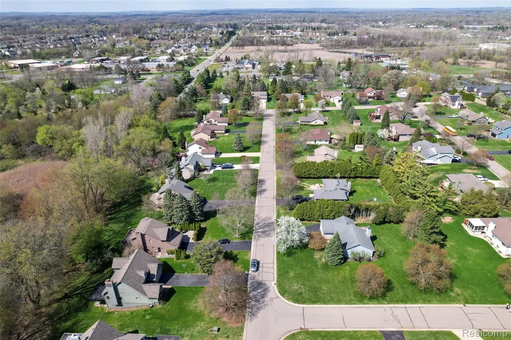 461 Alexander Drive Commerce Charter Township MI 48390