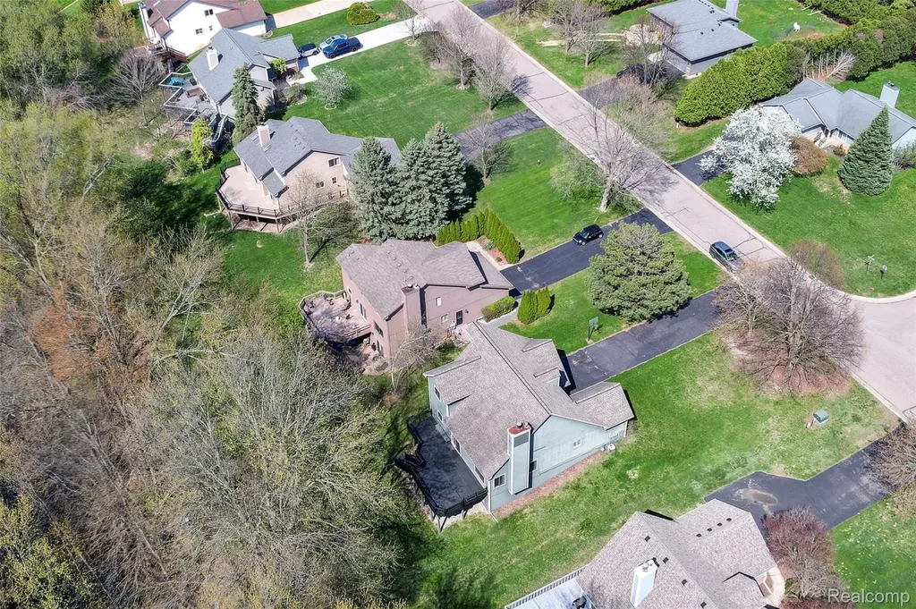 461 Alexander Drive Commerce Charter Township MI 48390