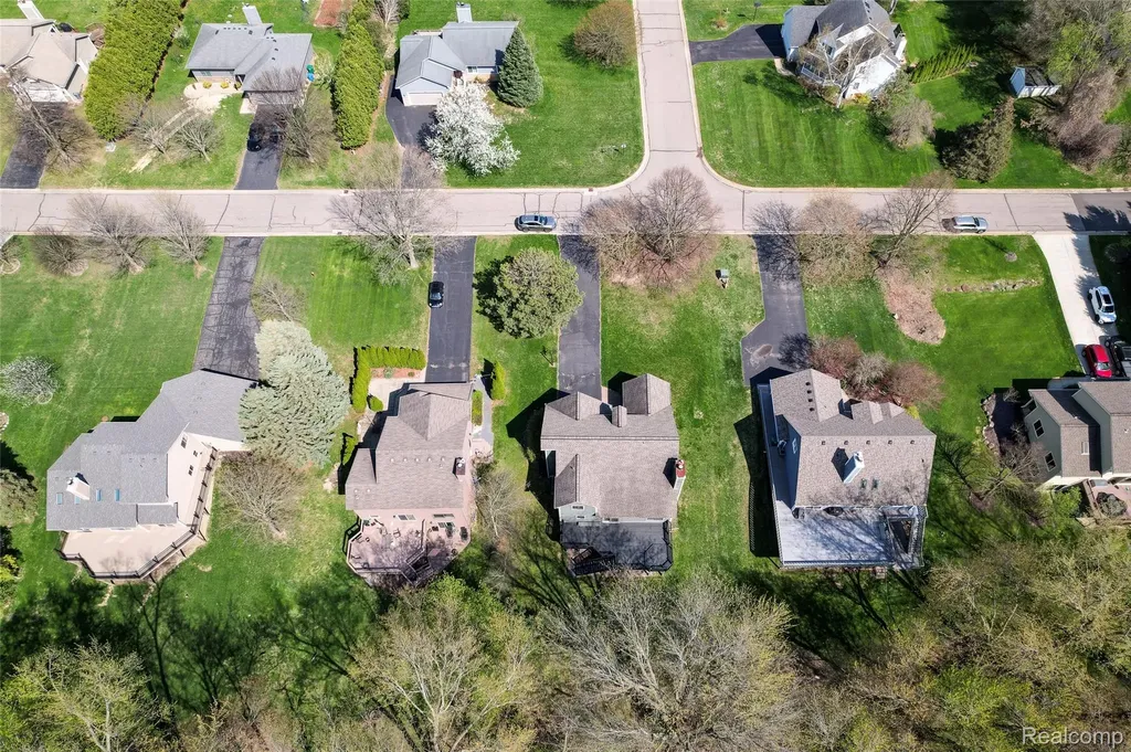 461 Alexander Drive Commerce Charter Township MI 48390