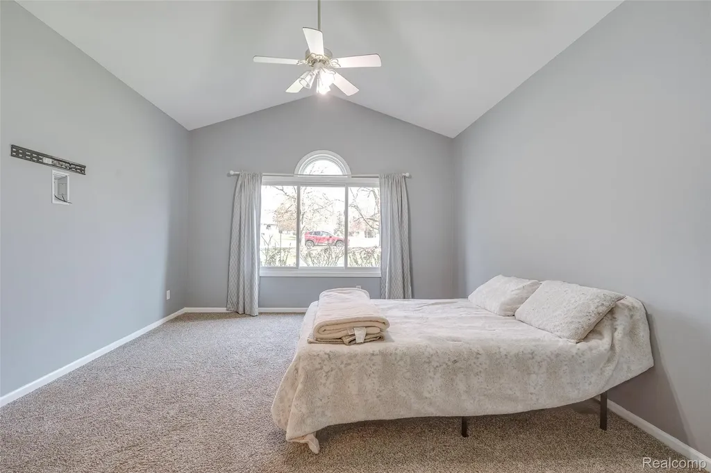 461 Alexander Drive Commerce Charter Township MI 48390
