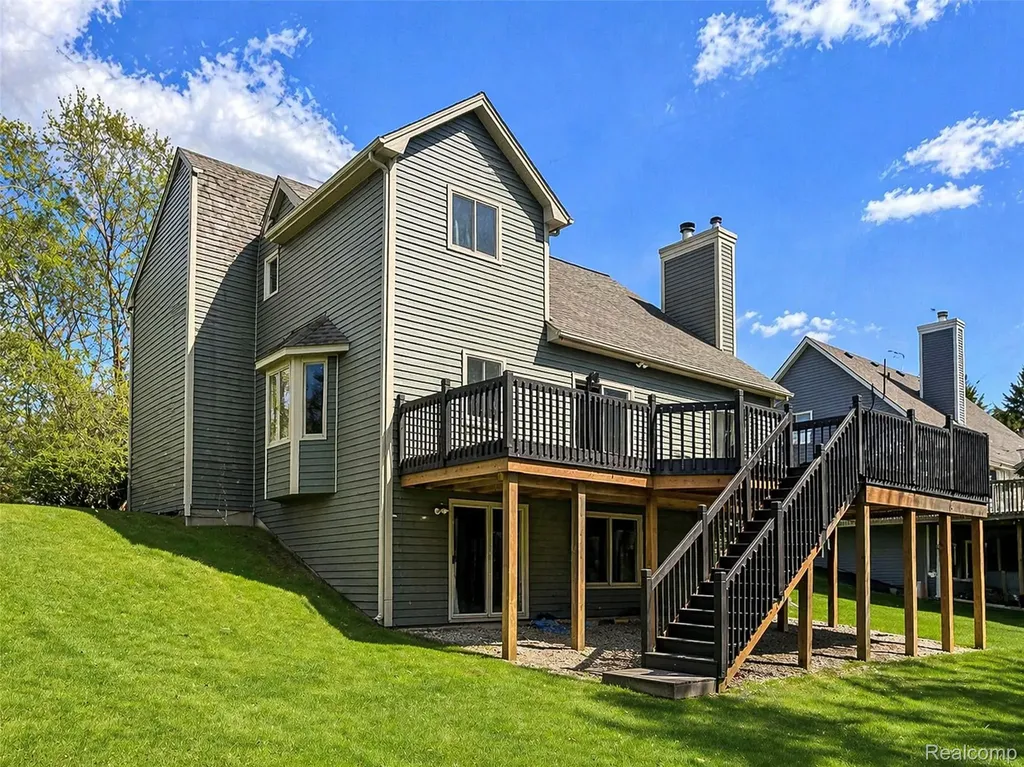 461 Alexander Drive Commerce Charter Township MI 48390