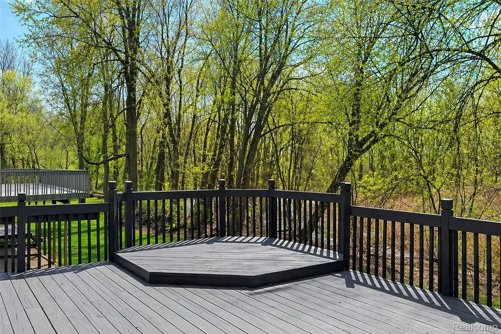 461 Alexander Drive Commerce Charter Township MI 48390