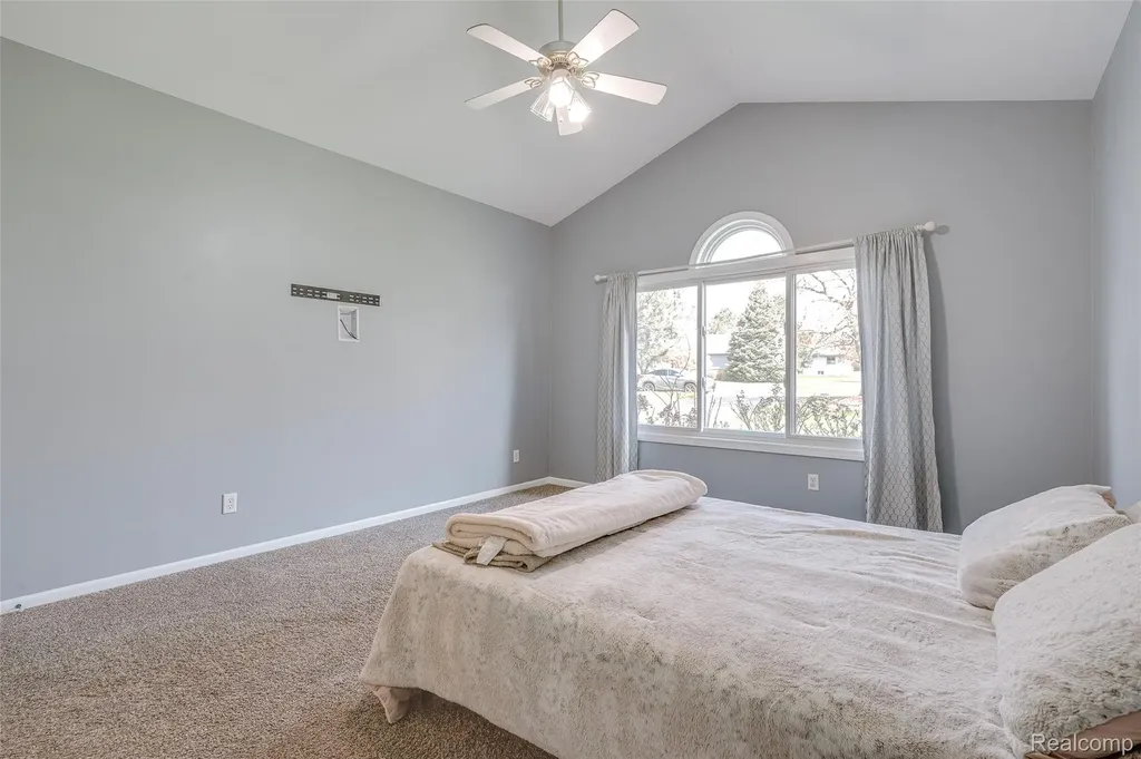 461 Alexander Drive Commerce Charter Township MI 48390