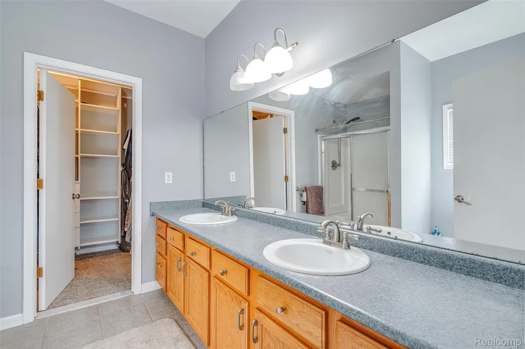 461 Alexander Drive Commerce Charter Township MI 48390