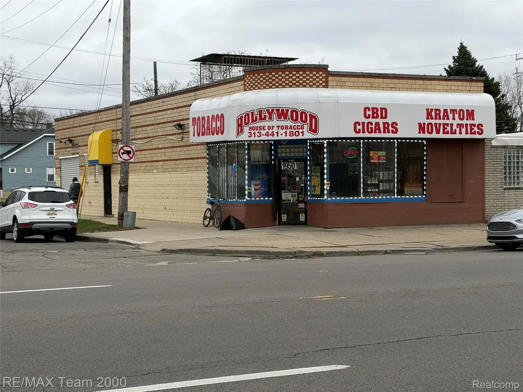 19501 W Warren Avenue Detroit City MI 48228