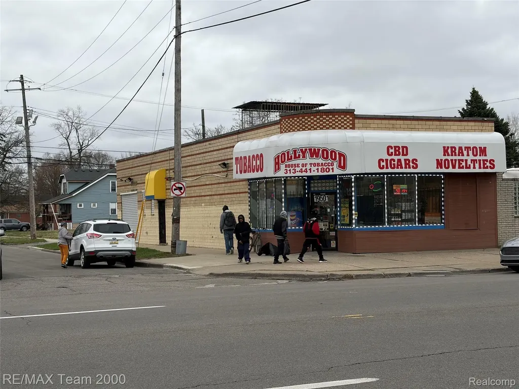19501 W Warren Avenue Detroit City MI 48228