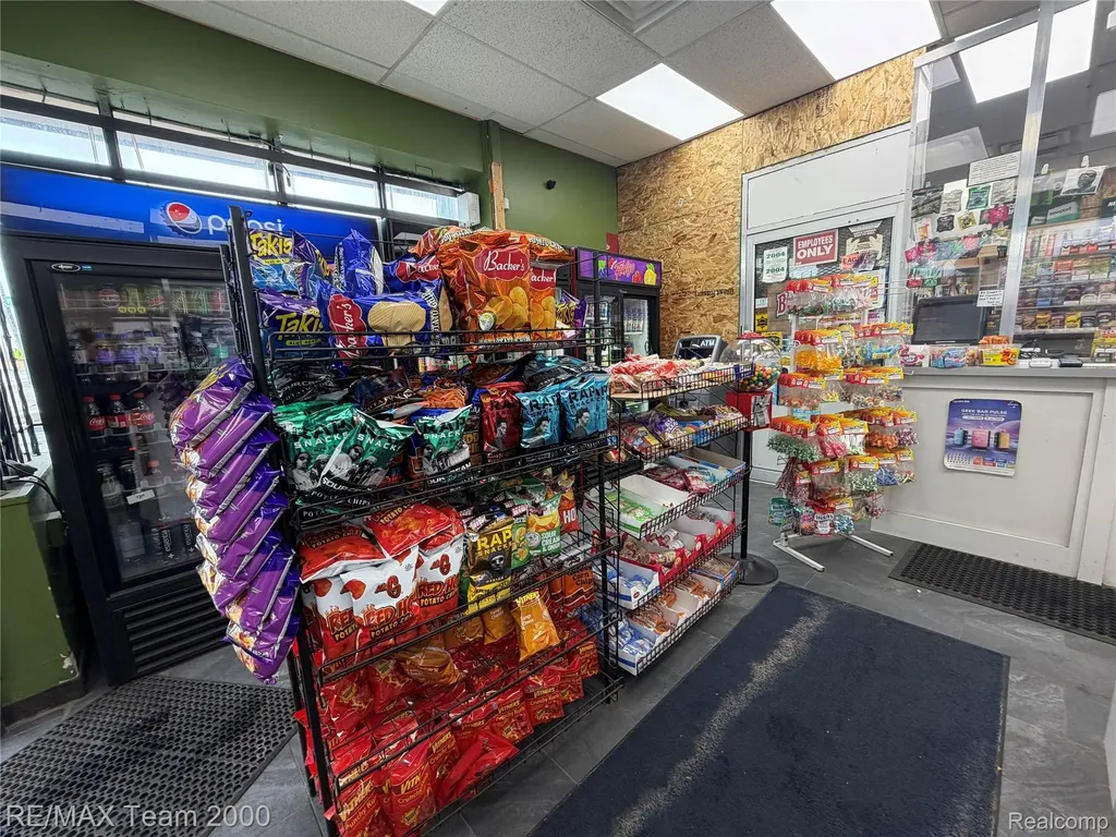 19501 W Warren Avenue Detroit City MI 48228