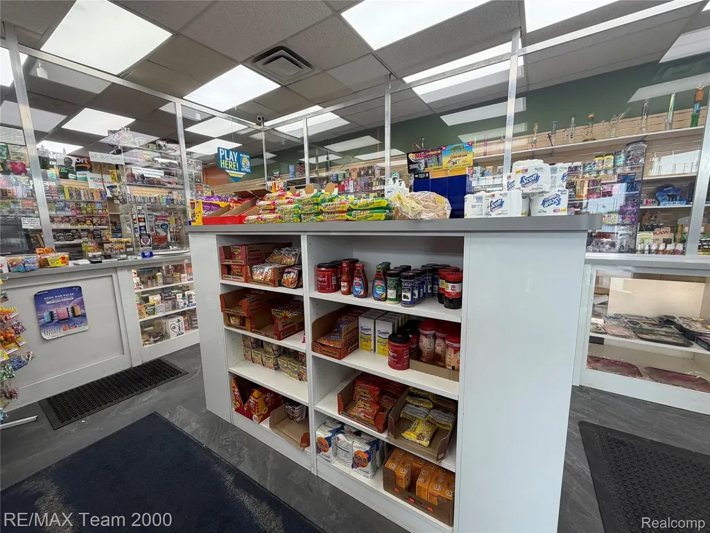 19501 W Warren Avenue Detroit City MI 48228