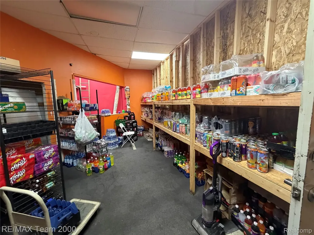 19501 W Warren Avenue Detroit City MI 48228