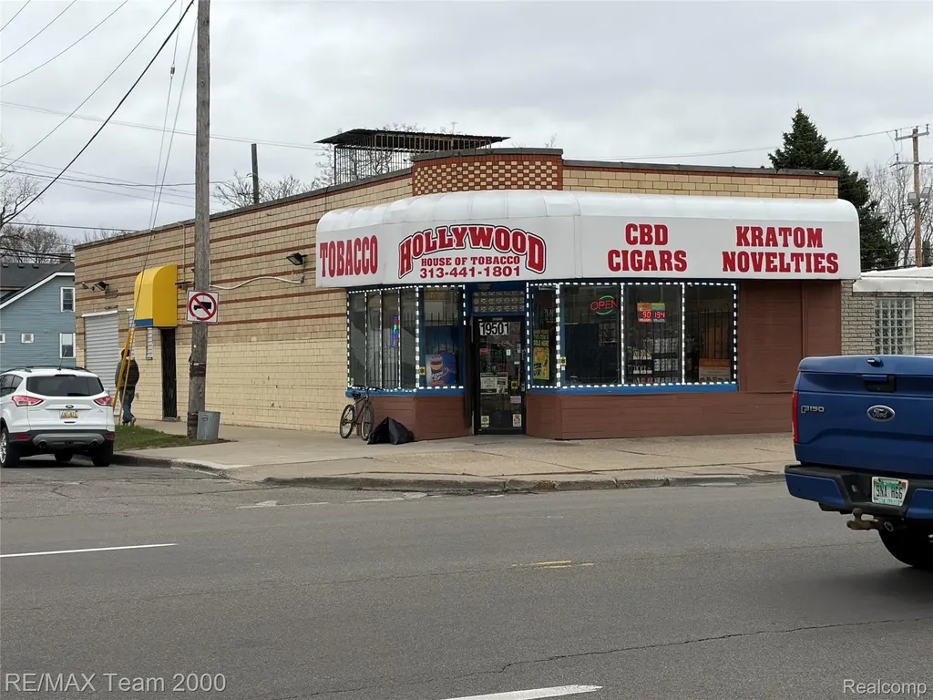 19501 W Warren Avenue Detroit City MI 48228