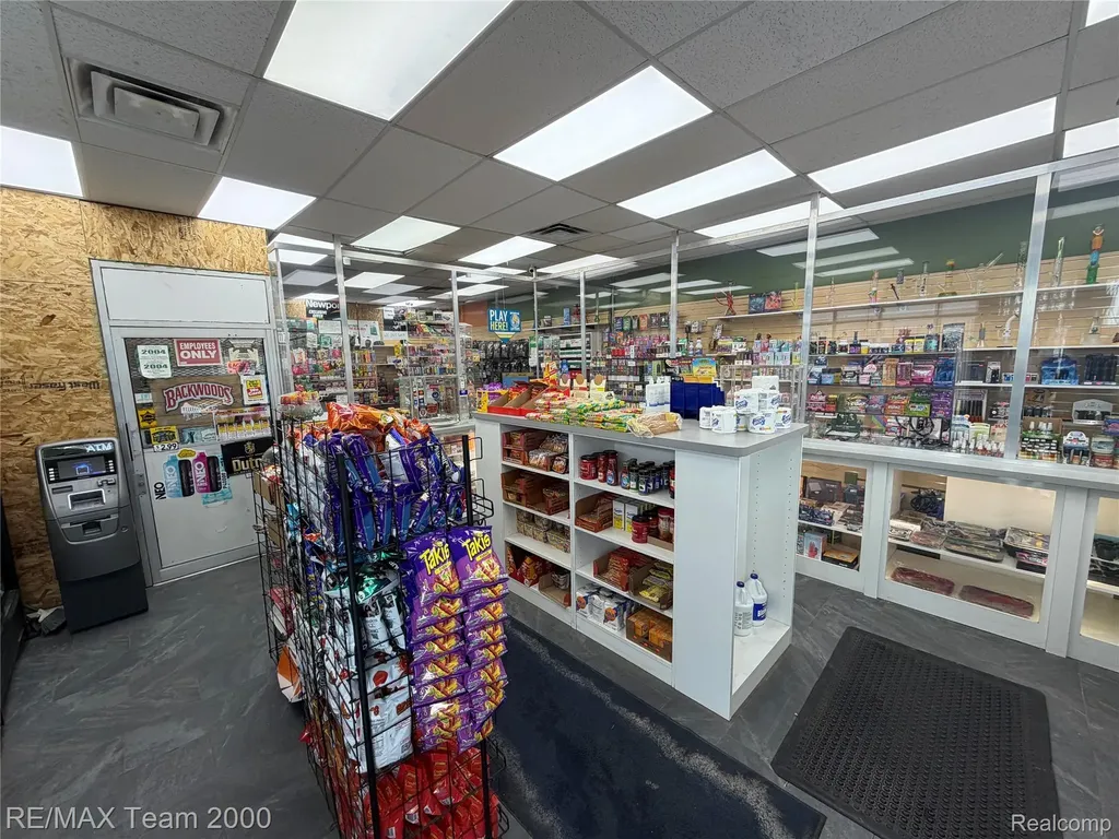 19501 W Warren Avenue Detroit City MI 48228
