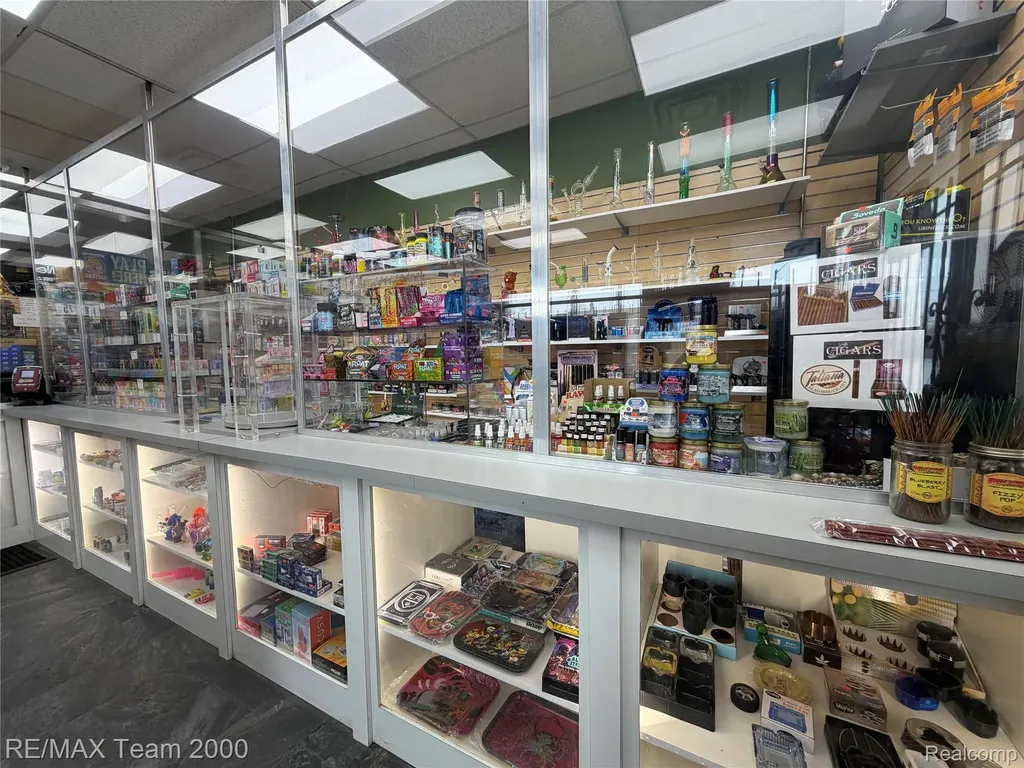 19501 W Warren Avenue Detroit City MI 48228