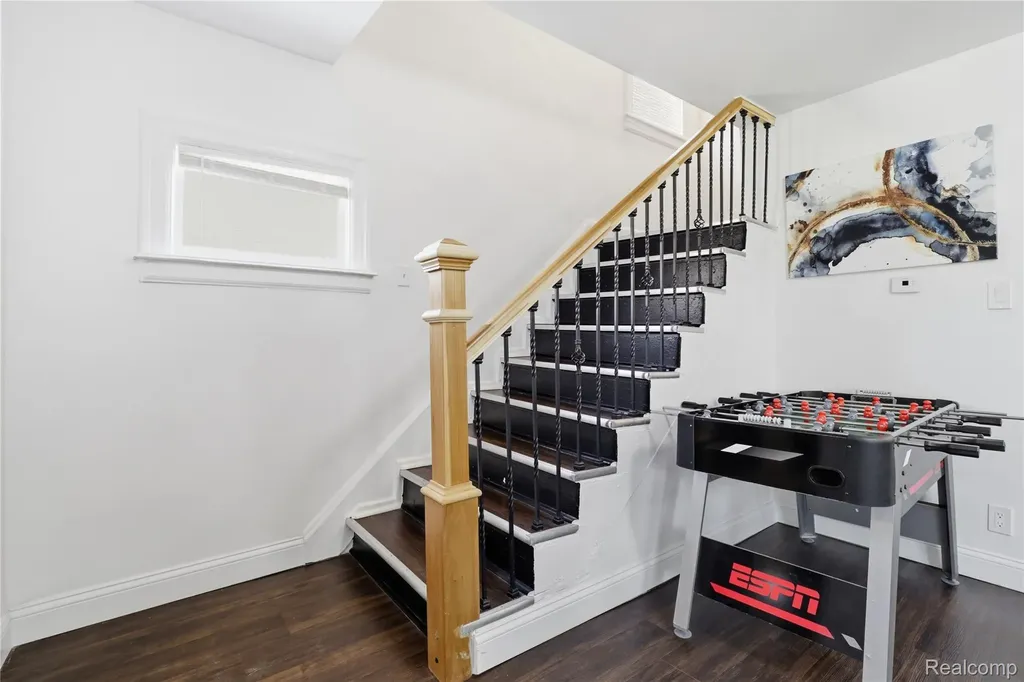 21412 Reimanville Avenue Royal Oak Charter Township MI 48220