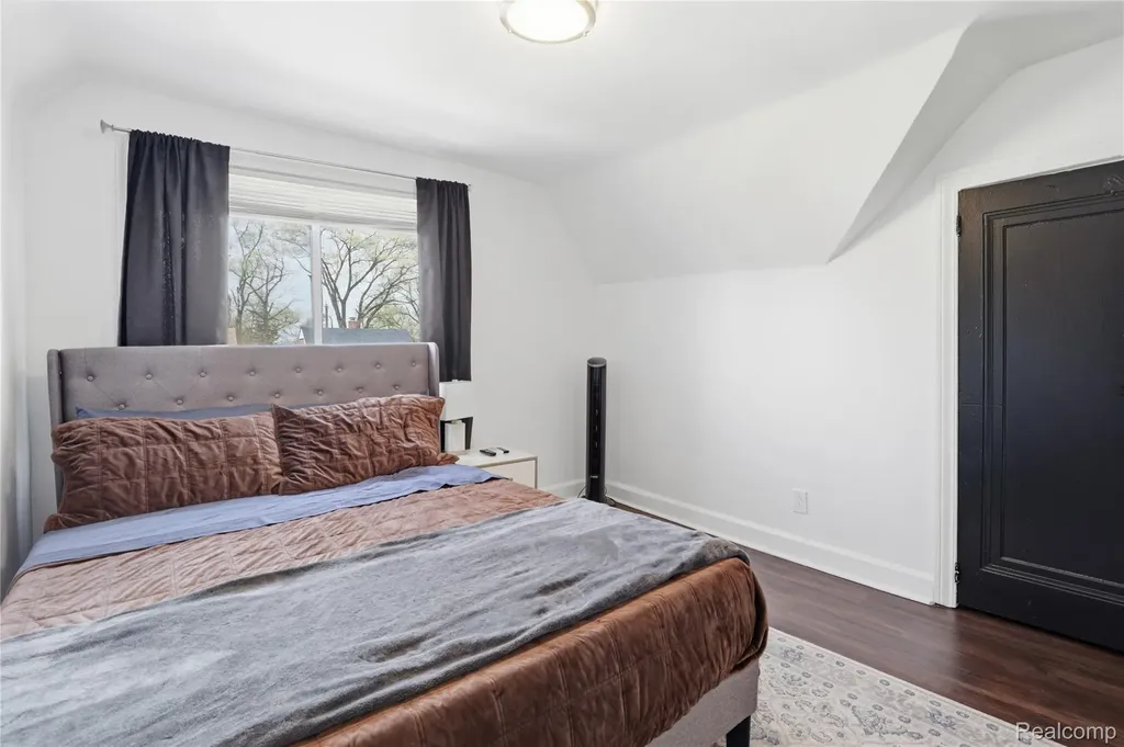 21412 Reimanville Avenue Royal Oak Charter Township MI 48220