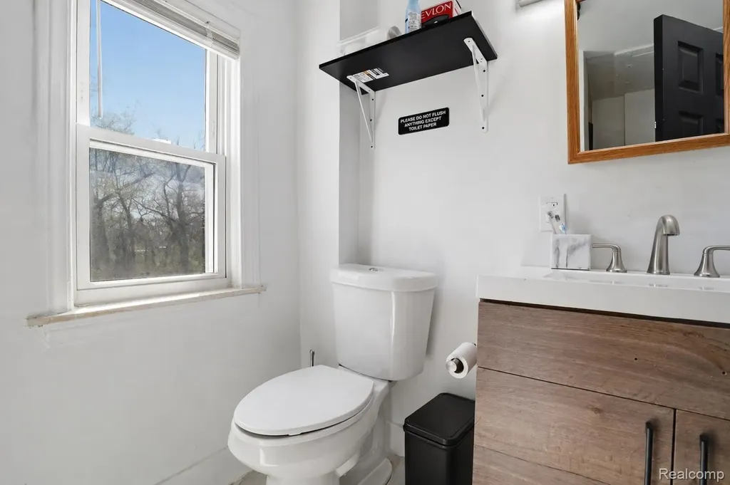 21412 Reimanville Avenue Royal Oak Charter Township MI 48220