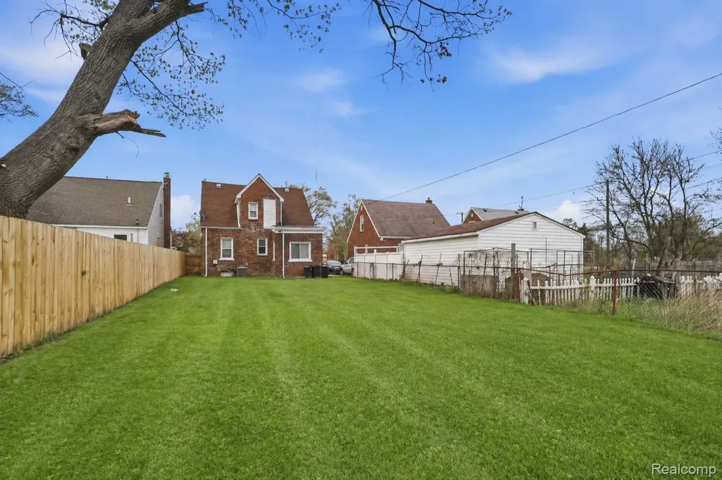 21412 Reimanville Avenue Royal Oak Charter Township MI 48220