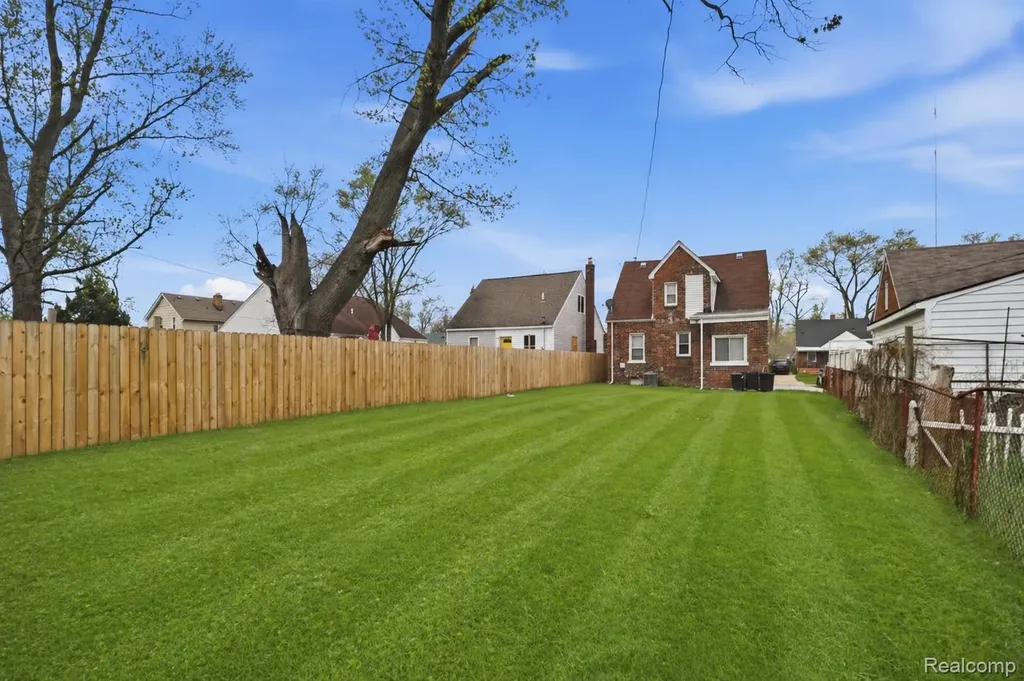 21412 Reimanville Avenue Royal Oak Charter Township MI 48220