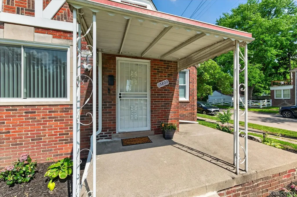 15800 Saint Marys Street Detroit City MI 48227