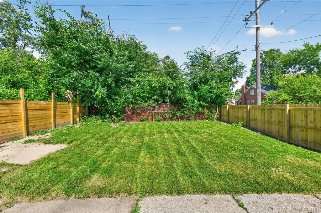15800 Saint Marys Street Detroit City MI 48227