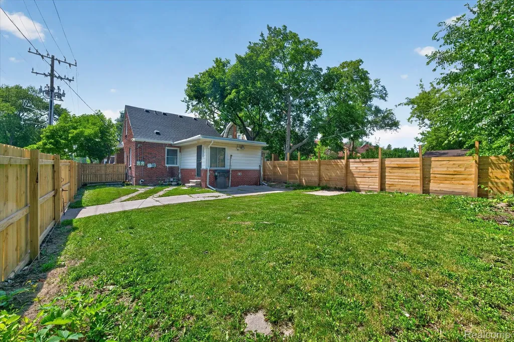 15800 Saint Marys Street Detroit City MI 48227