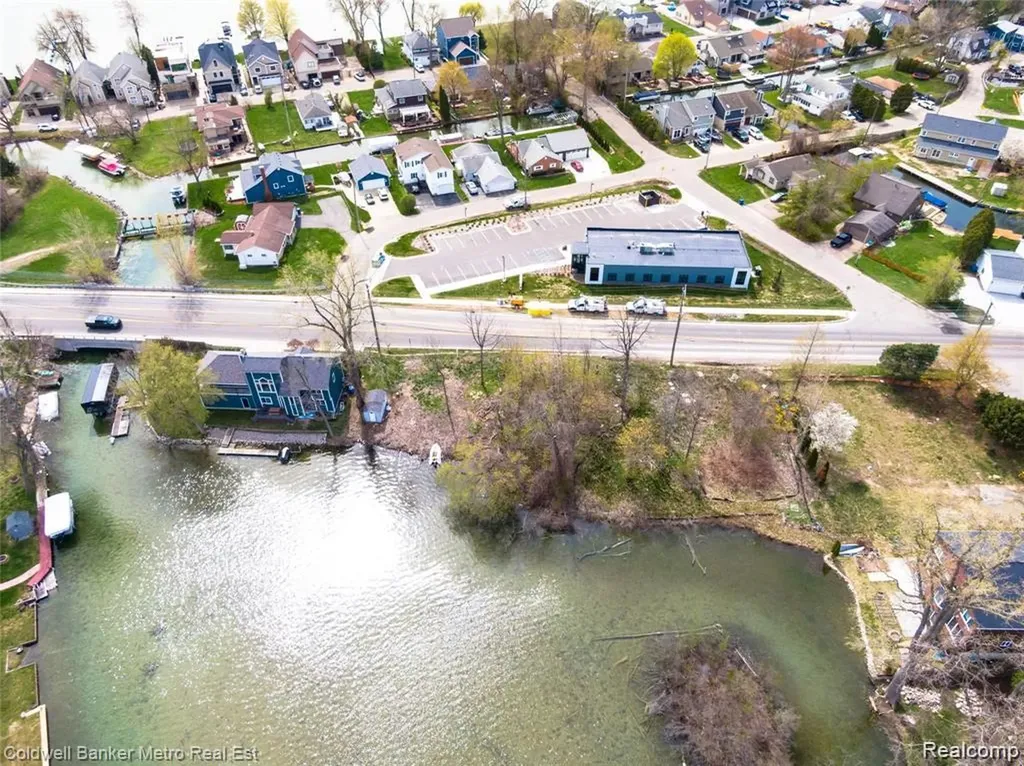 00 Cass Lake Road Waterford Charter Township MI 48328
