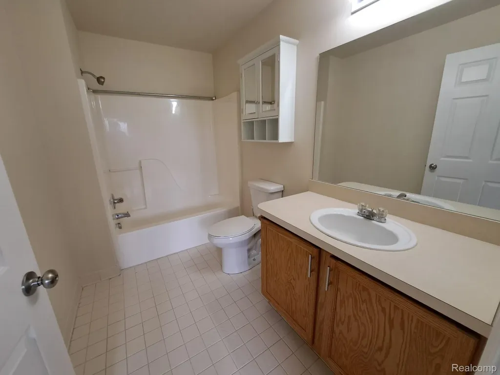 32526 Gateway Drive Romulus City MI 48174