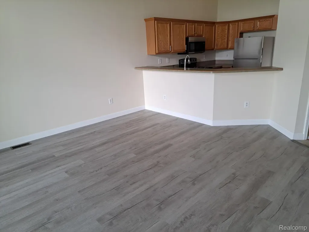 32526 Gateway Drive Romulus City MI 48174