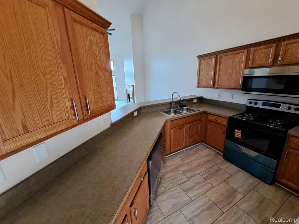 32526 Gateway Drive Romulus City MI 48174