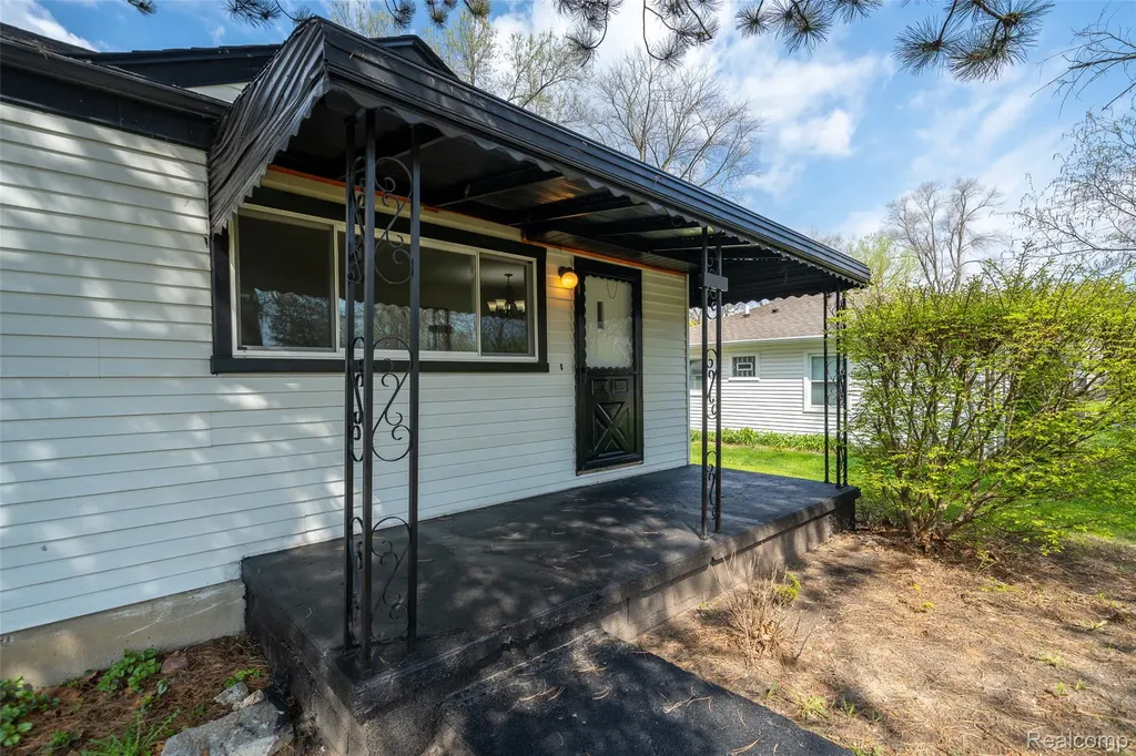 5357 Sashabaw Road Independence Charter Township MI 48346