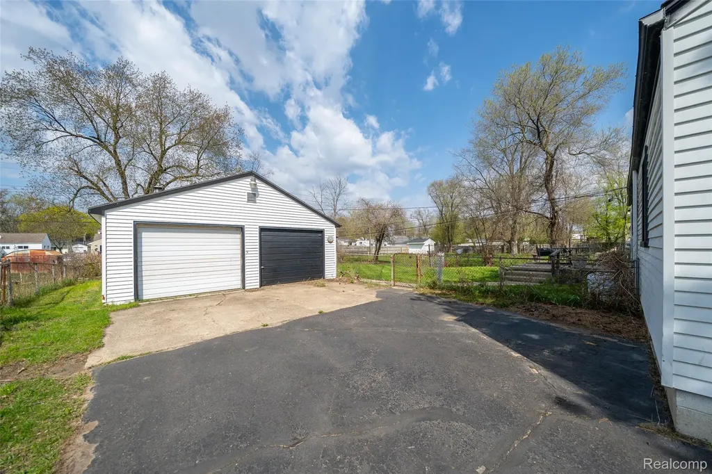 5357 Sashabaw Road Independence Charter Township MI 48346