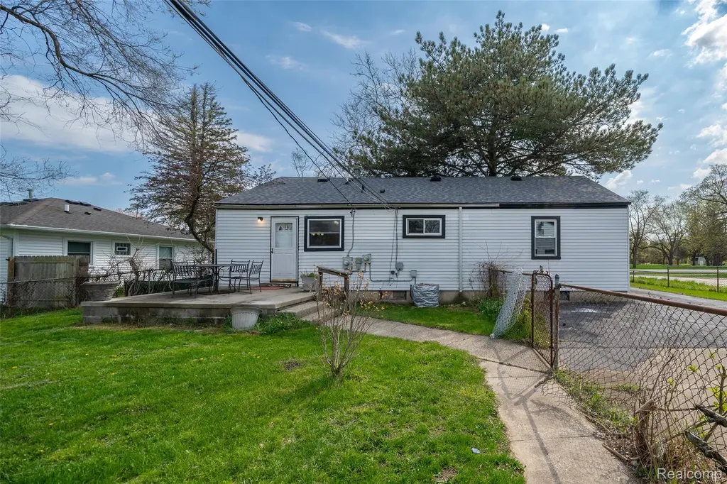 5357 Sashabaw Road Independence Charter Township MI 48346